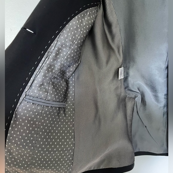 BCBG MaxAzria Sasha Blazer with roll up sleeves - Picture 5 of 8